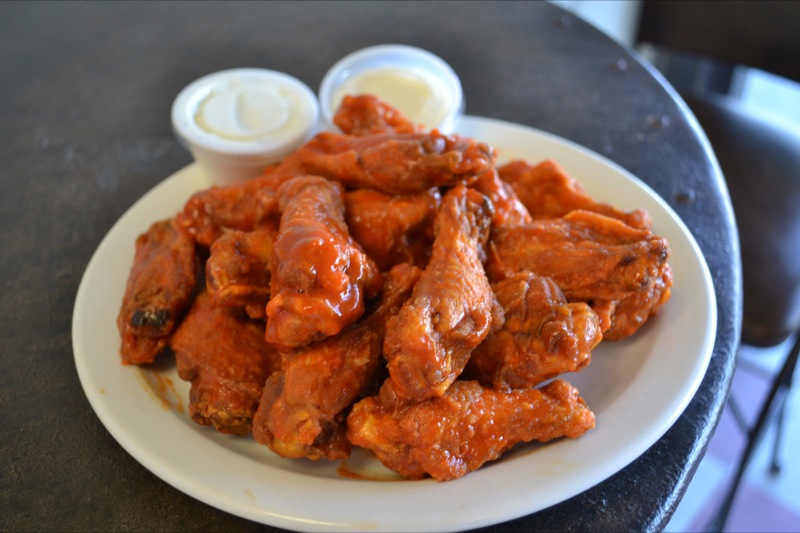 Hot wings with side of ranch